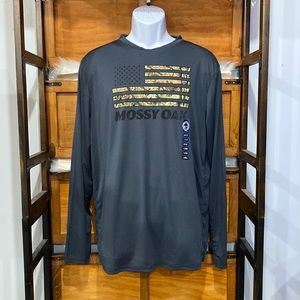 🇺🇸3/$20 NEW Men’s camo American flag, Mossey oak, long sleeve shirt.